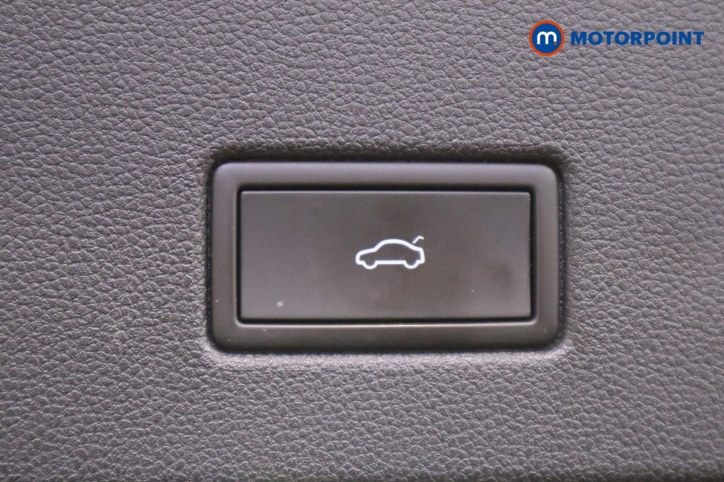 Volkswagen T-Roc Active Manual Petrol SUV - Stock Number (1546639) - 28th supplementary image