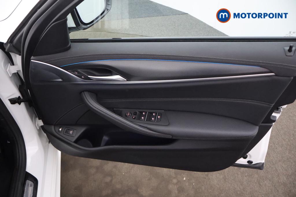BMW 5 Series M Sport Automatic Petrol Plug-In Hybrid Estate - Stock Number (1546939) - 9th supplementary image
