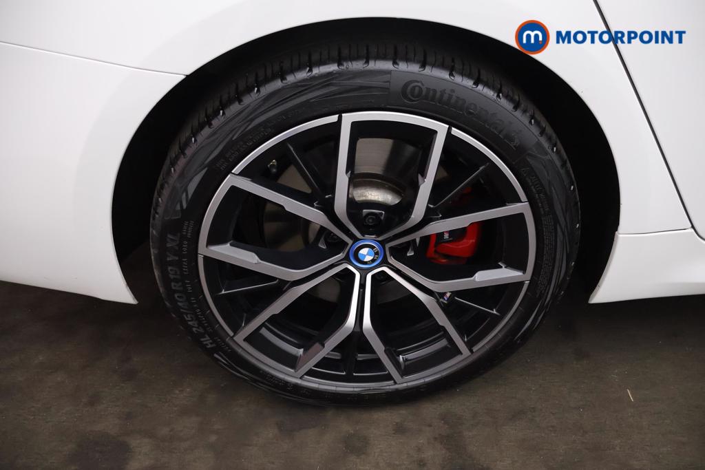 BMW 5 Series M Sport Automatic Petrol Plug-In Hybrid Estate - Stock Number (1546939) - 17th supplementary image