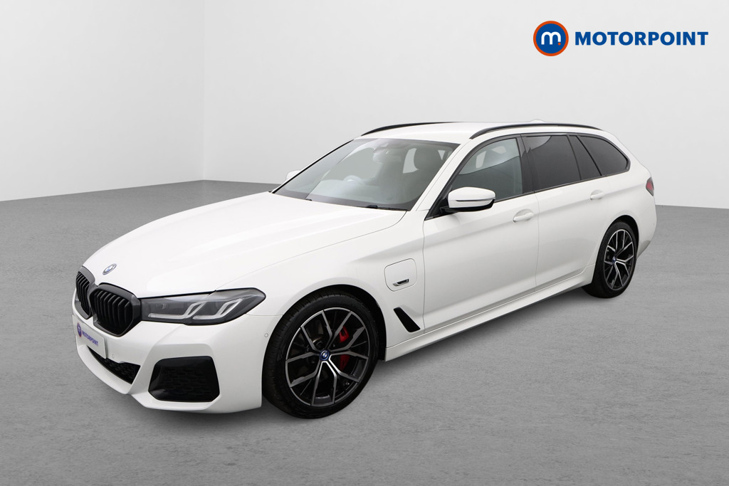 BMW 5 Series M Sport Automatic Petrol Plug-In Hybrid Estate - Stock Number (1546939) - Passenger side front corner
