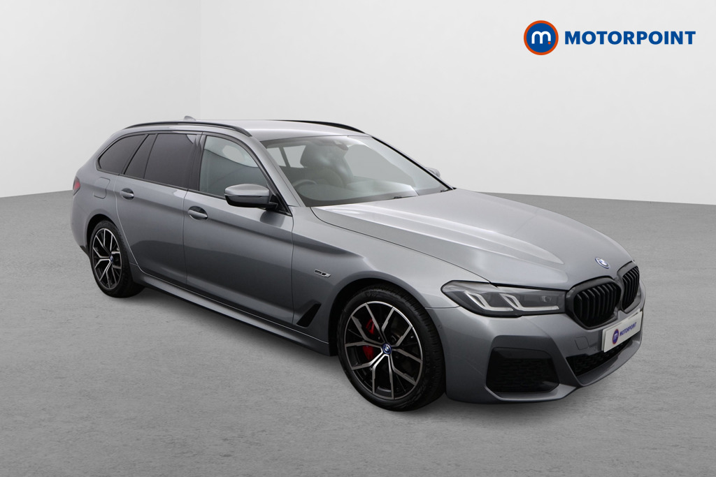BMW 5 Series M Sport Automatic Petrol Plug-In Hybrid Estate - Stock Number (1546951) - Drivers side front corner