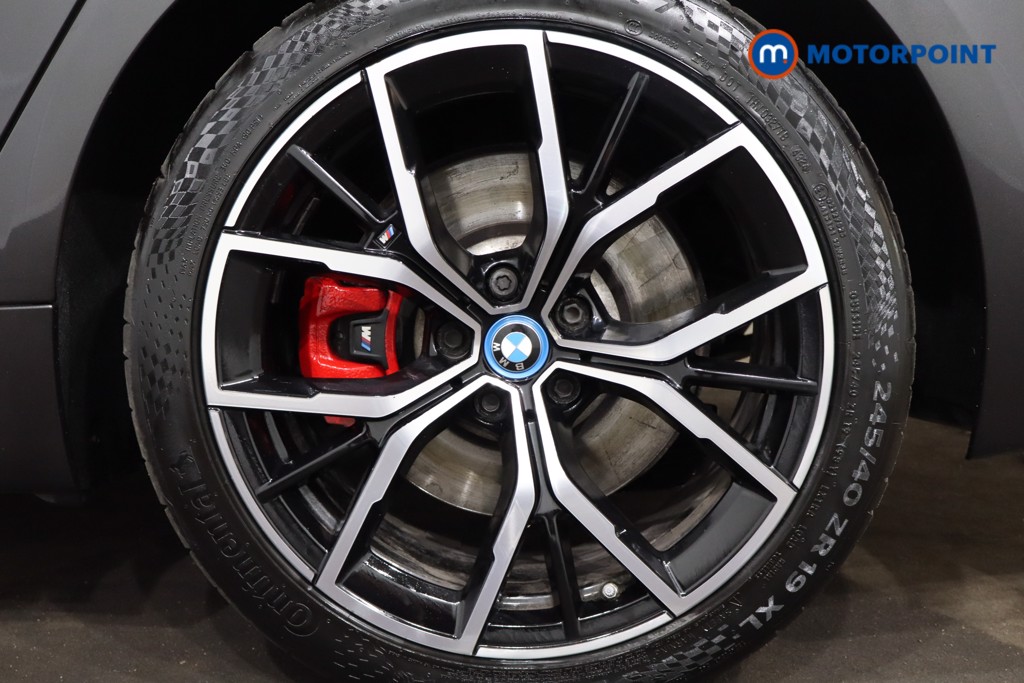 BMW 5 Series M Sport Automatic Petrol Plug-In Hybrid Estate - Stock Number (1546968) - 9th supplementary image