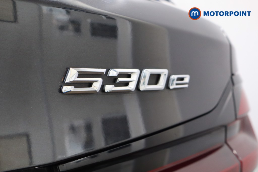 BMW 5 Series M Sport Automatic Petrol Plug-In Hybrid Estate - Stock Number (1546968) - 38th supplementary image