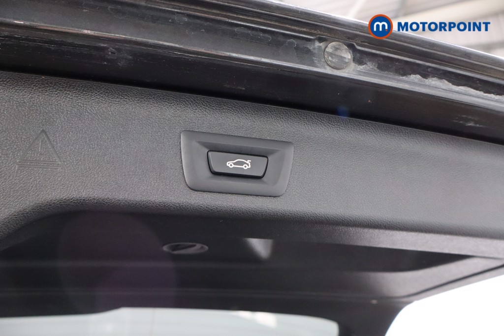 BMW 5 Series M Sport Automatic Petrol Plug-In Hybrid Estate - Stock Number (1546968) - 39th supplementary image