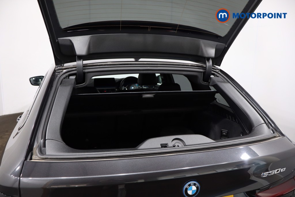 BMW 5 Series M Sport Automatic Petrol Plug-In Hybrid Estate - Stock Number (1546968) - 40th supplementary image
