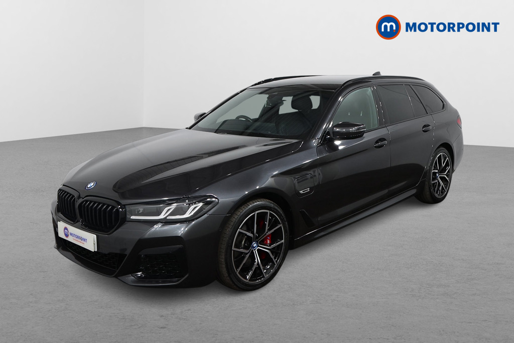 BMW 5 Series M Sport Automatic Petrol Plug-In Hybrid Estate - Stock Number (1546968) - Passenger side front corner