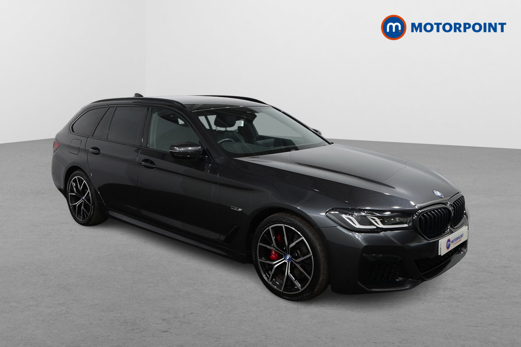BMW 5 Series M Sport Automatic Petrol Plug-In Hybrid Estate - Stock Number (1546968) - Drivers side front corner