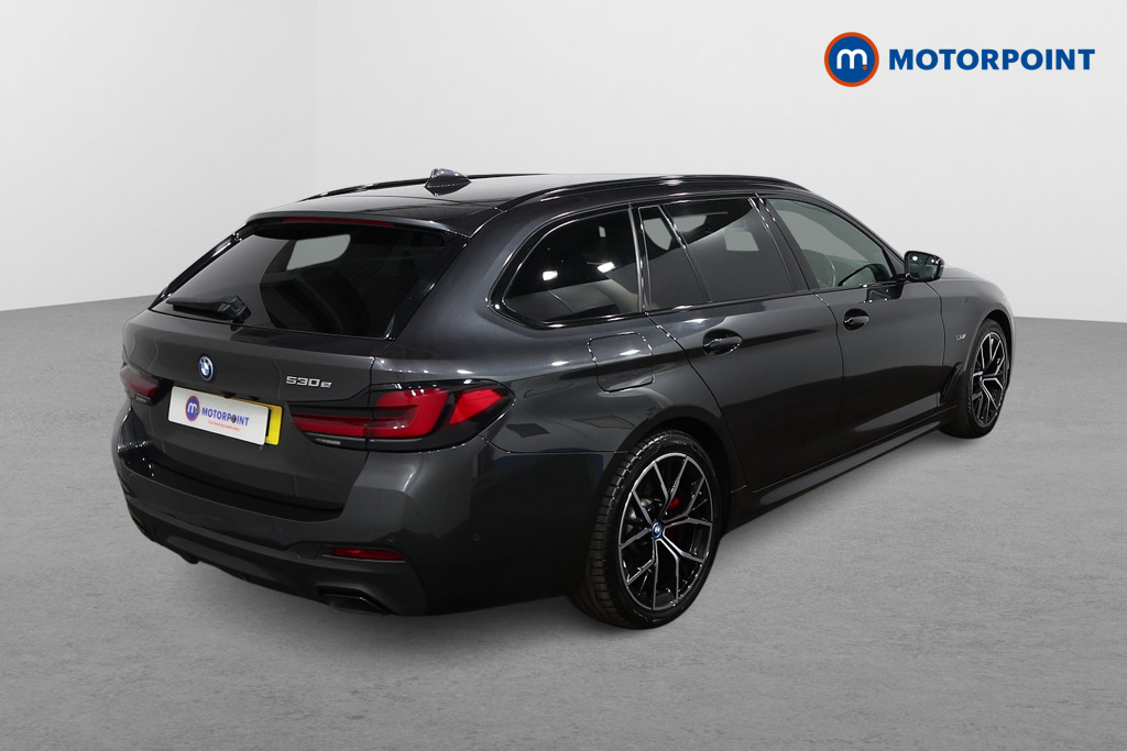 BMW 5 Series M Sport Automatic Petrol Plug-In Hybrid Estate - Stock Number (1546968) - Drivers side rear corner