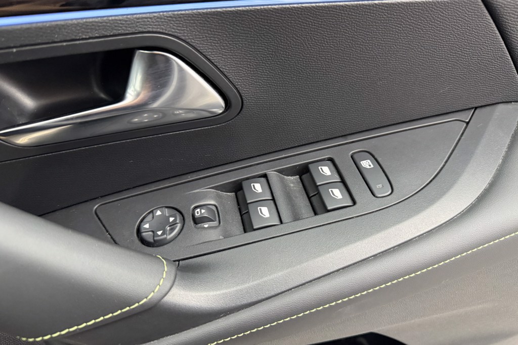 Peugeot 2008 GT Automatic Petrol SUV - Stock Number (1539485) - 14th supplementary image