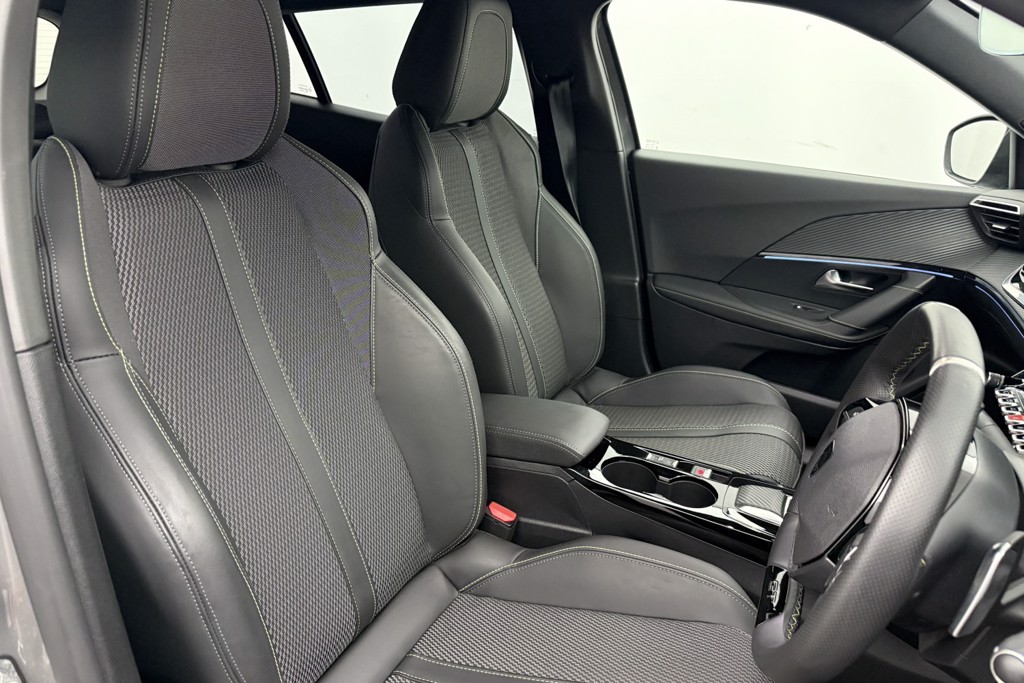 Peugeot 2008 GT Automatic Petrol SUV - Stock Number (1539485) - 15th supplementary image
