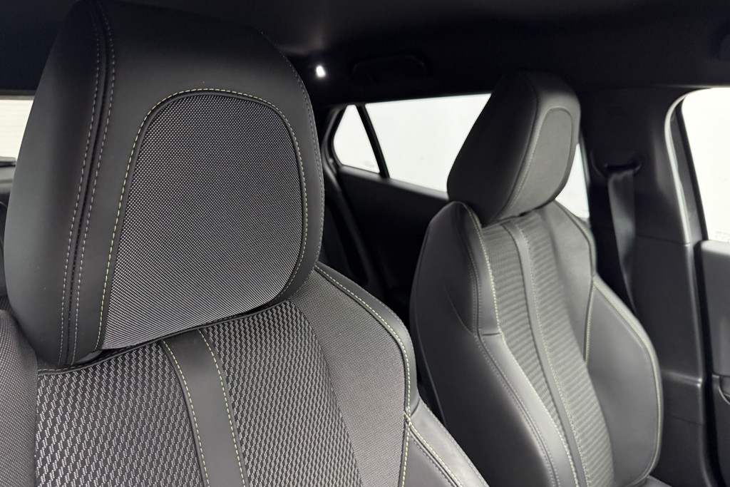 Peugeot 2008 GT Automatic Petrol SUV - Stock Number (1539485) - 16th supplementary image
