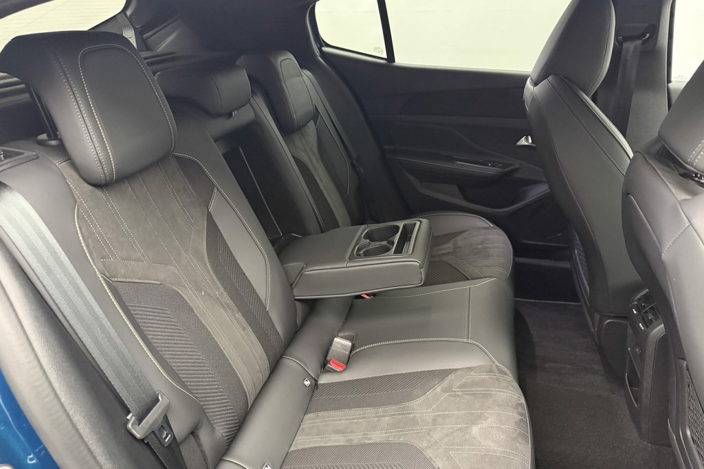 Peugeot 408 GT Automatic Petrol Hatchback - Stock Number (1539526) - 22nd supplementary image