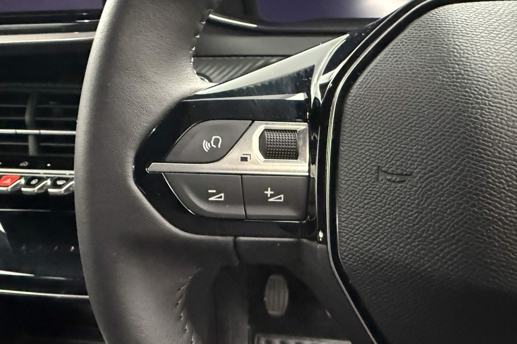 Peugeot 2008 Allure Manual Petrol SUV - Stock Number (1539549) - 3rd supplementary image