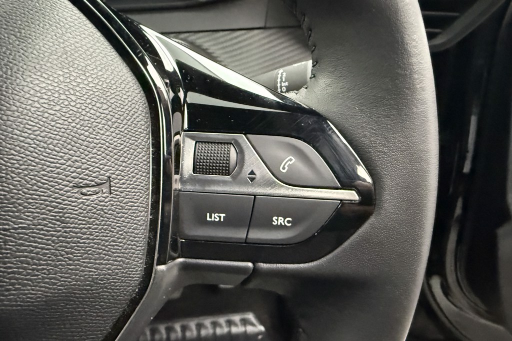 Peugeot 2008 Allure Manual Petrol SUV - Stock Number (1539549) - 4th supplementary image