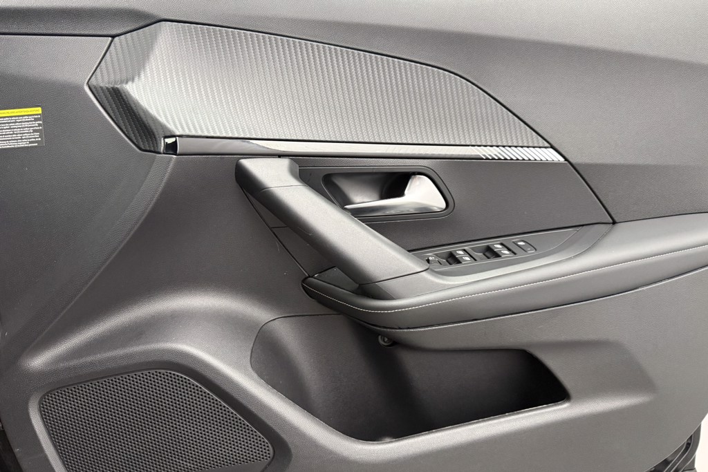 Peugeot 2008 Allure Manual Petrol SUV - Stock Number (1539549) - 12th supplementary image