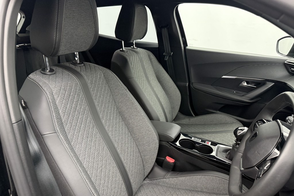 Peugeot 2008 Allure Manual Petrol SUV - Stock Number (1539549) - 14th supplementary image