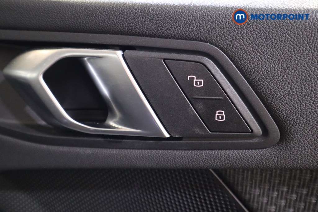 BMW 1 Series SE Manual Petrol Hatchback - Stock Number (1542332) - 12th supplementary image