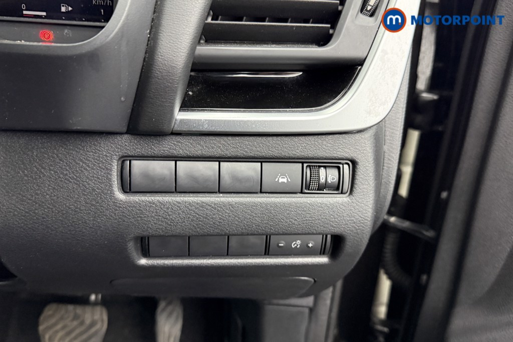 Nissan Qashqai N-Connecta Automatic Petrol-Electric Hybrid SUV - Stock Number (1542854) - 14th supplementary image