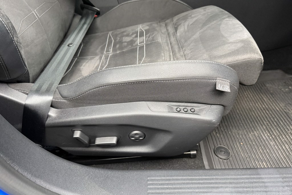 Vauxhall Astra Ultimate Automatic Petrol Hatchback - Stock Number (1543495) - 18th supplementary image