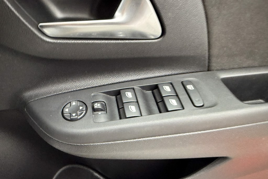 Vauxhall Corsa Ultimate Manual Petrol Hatchback - Stock Number (1543508) - 14th supplementary image