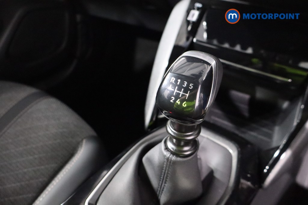 Peugeot 2008 Allure Manual Petrol SUV - Stock Number (1543560) - 15th supplementary image