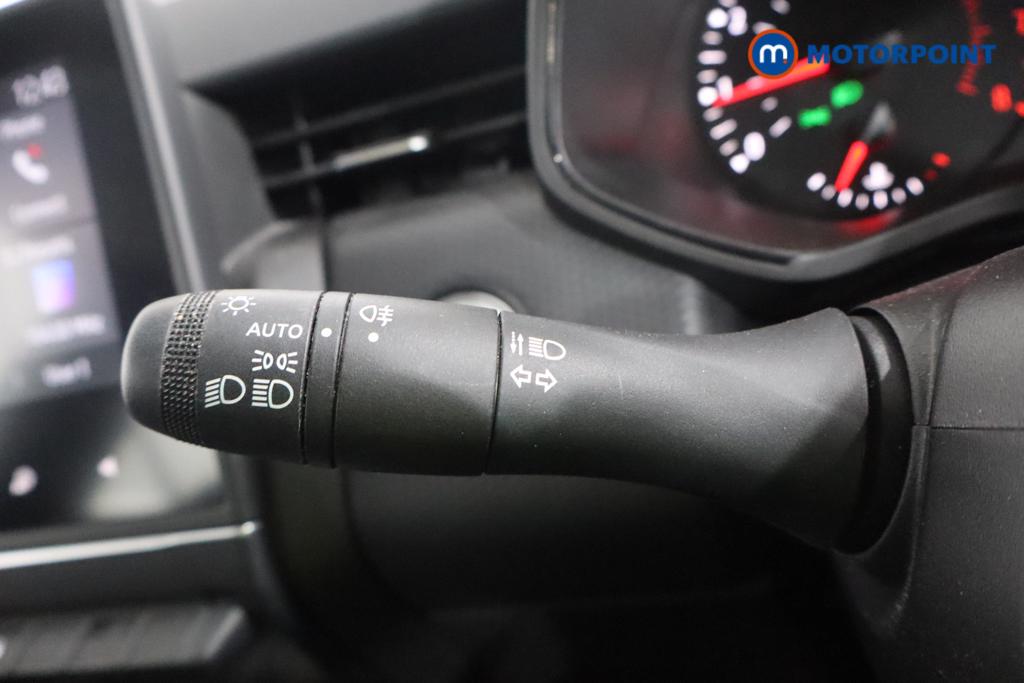 Renault Clio Iconic Manual Petrol Hatchback - Stock Number (1543789) - 8th supplementary image