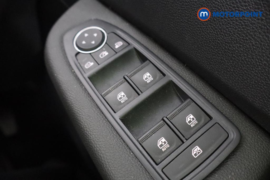 Renault Clio Iconic Manual Petrol Hatchback - Stock Number (1543789) - 12th supplementary image
