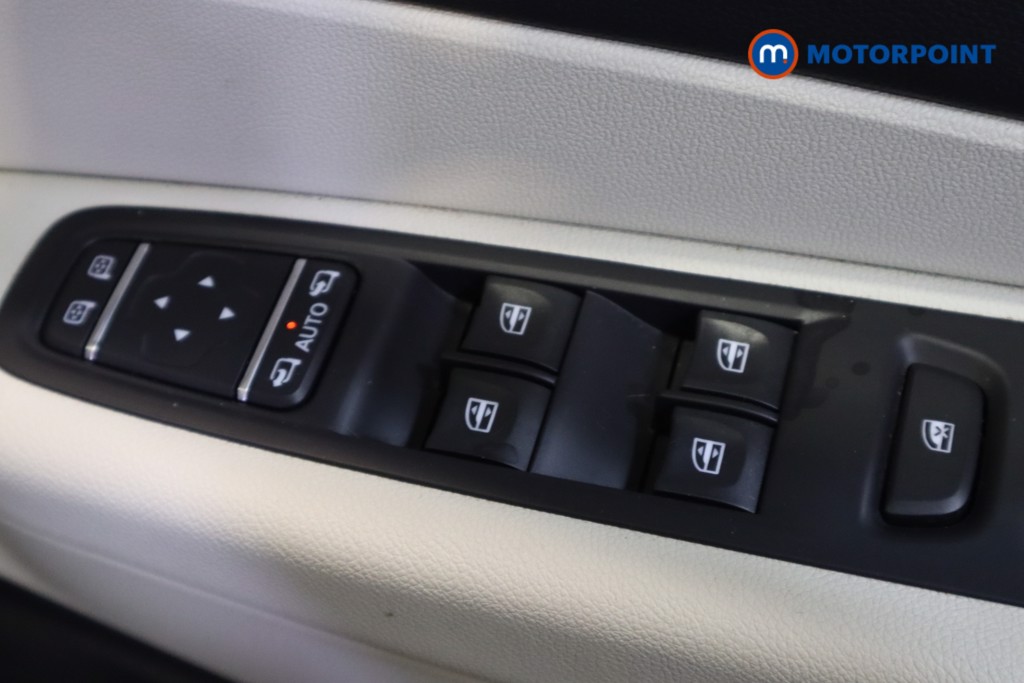 Renault Captur Gt Line Manual Petrol SUV - Stock Number (1544285) - 7th supplementary image