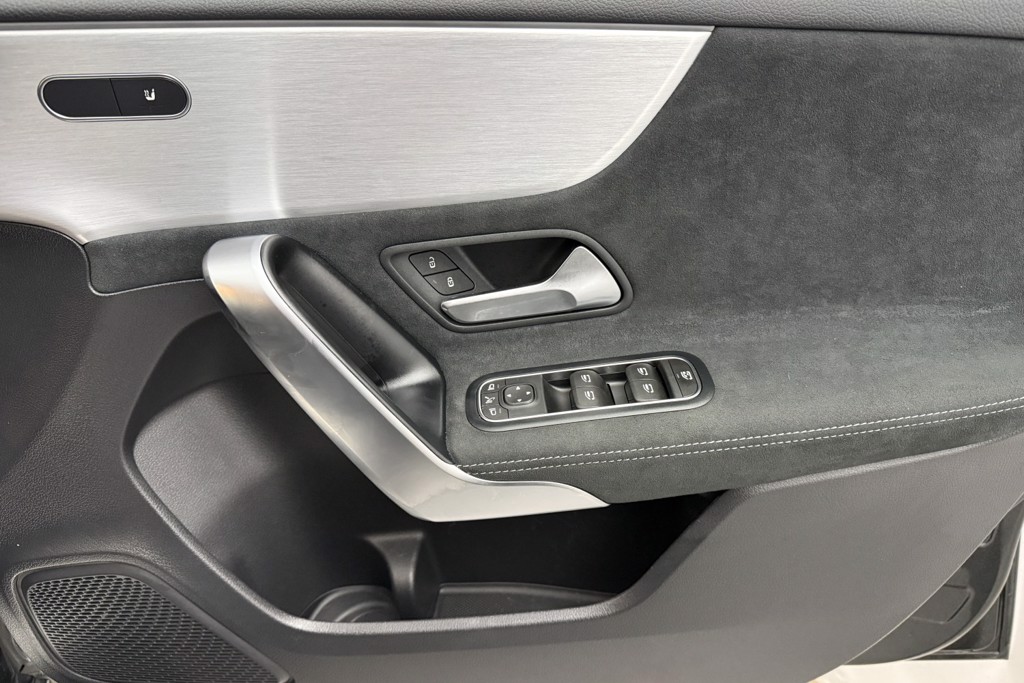 Mercedes-Benz A Class Amg Line Executive Edition Automatic Diesel Hatchback - Stock Number (1544983) - 19th supplementary image