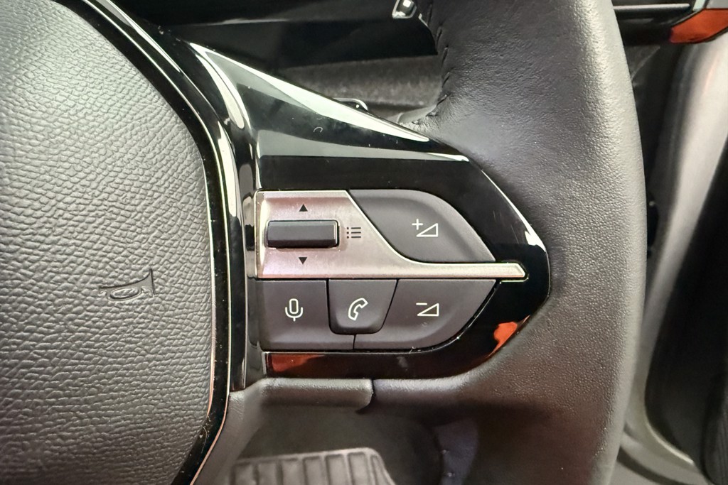 Peugeot 408 Allure Automatic Petrol Hatchback - Stock Number (1544994) - 4th supplementary image