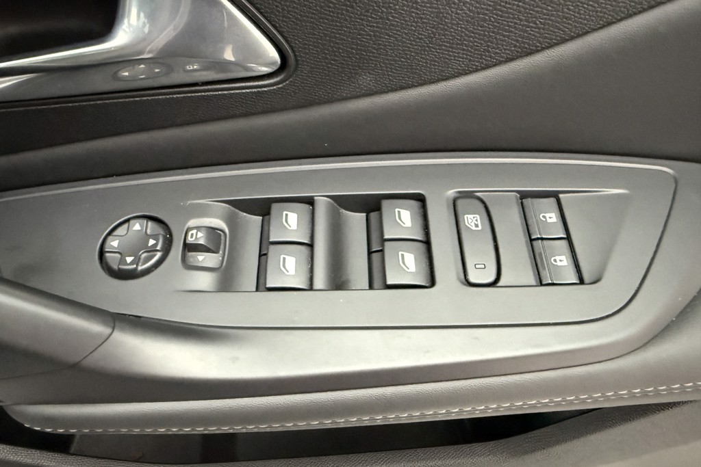 Peugeot 408 Allure Automatic Petrol Hatchback - Stock Number (1544994) - 16th supplementary image