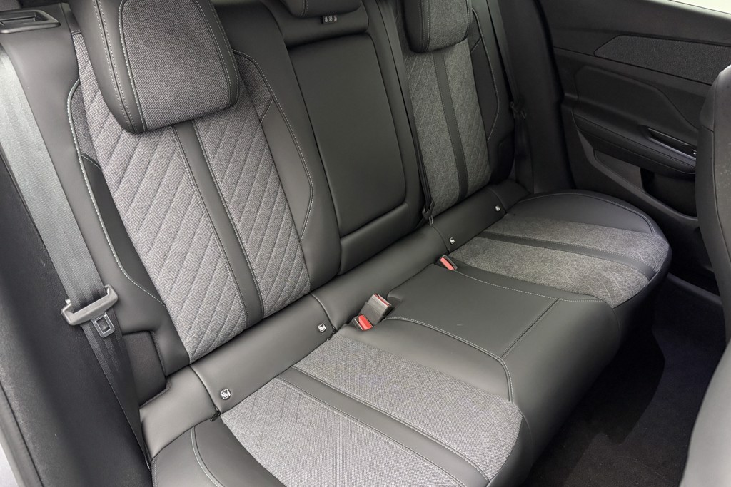 Peugeot 408 Allure Automatic Petrol Hatchback - Stock Number (1544994) - 18th supplementary image