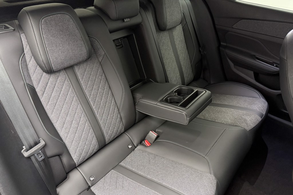 Peugeot 408 Allure Automatic Petrol Hatchback - Stock Number (1544994) - 19th supplementary image