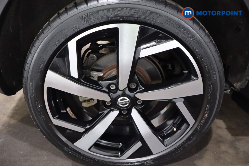 Nissan Qashqai Tekna Manual Petrol SUV - Stock Number (1545011) - 9th supplementary image