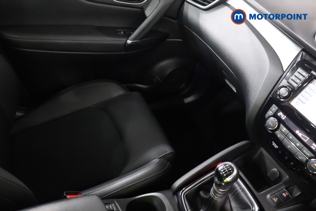 Nissan Qashqai Tekna Manual Petrol SUV - Stock Number (1545011) - 17th supplementary image