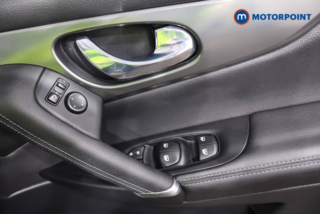Nissan Qashqai Tekna Manual Petrol SUV - Stock Number (1545011) - 19th supplementary image