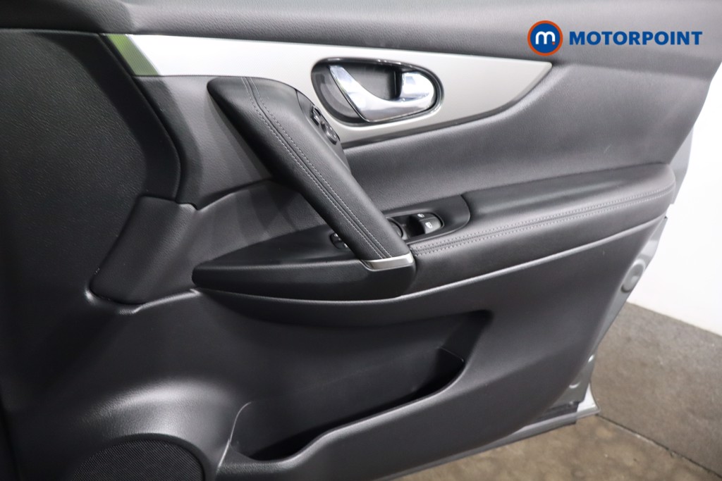 Nissan Qashqai Tekna Manual Petrol SUV - Stock Number (1545011) - 20th supplementary image