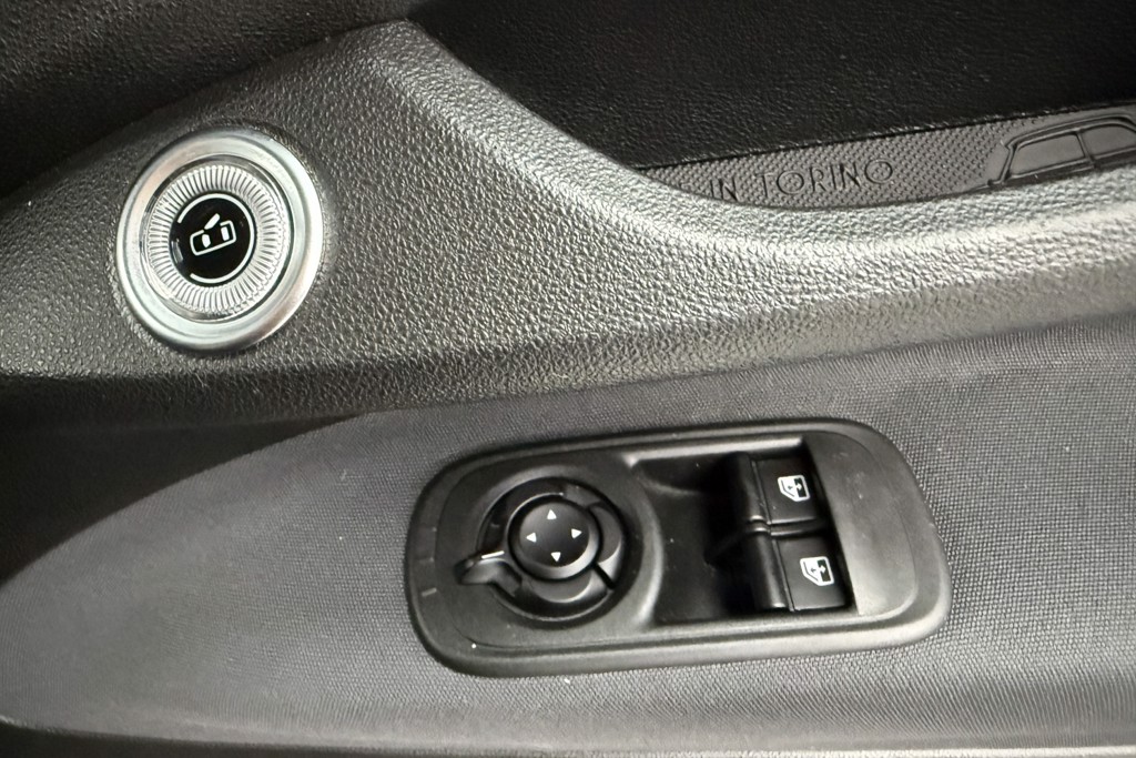 Fiat 500 Icon Automatic Electric Hatchback - Stock Number (1545071) - 15th supplementary image