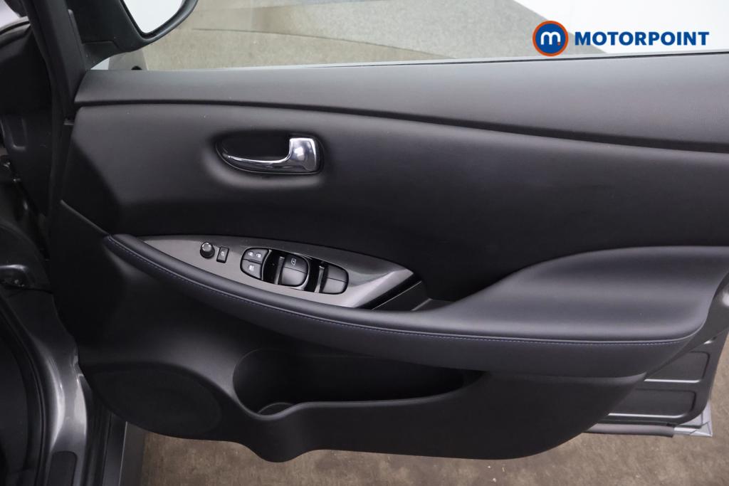 Nissan Leaf N-Connecta Automatic Electric Hatchback - Stock Number (1545801) - 9th supplementary image