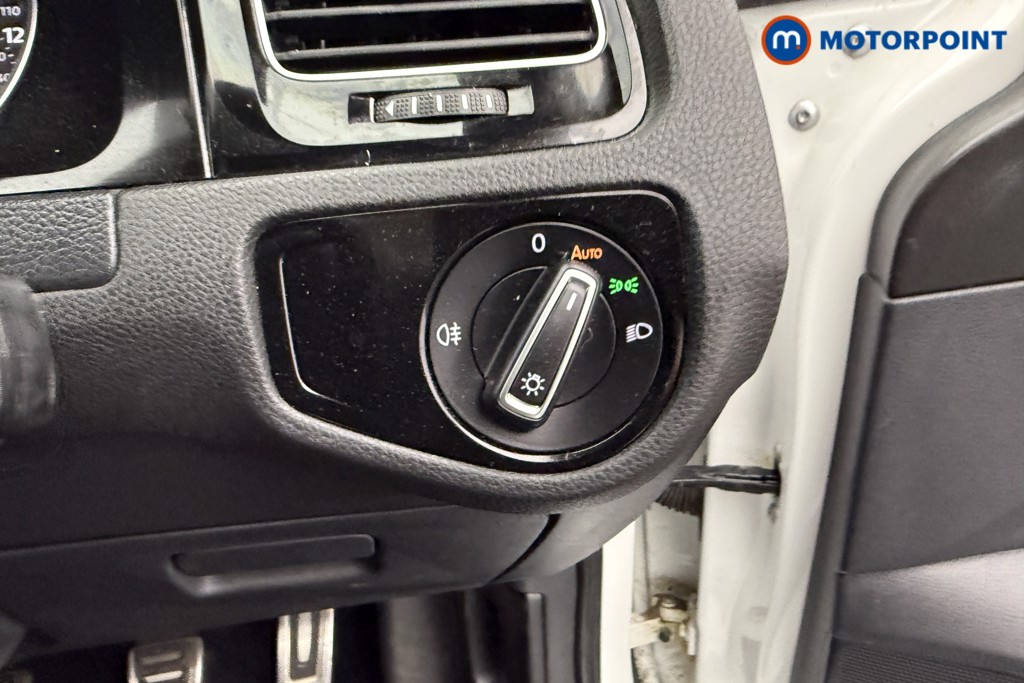 Volkswagen Golf R Manual Petrol Hatchback - Stock Number (1545885) - 15th supplementary image