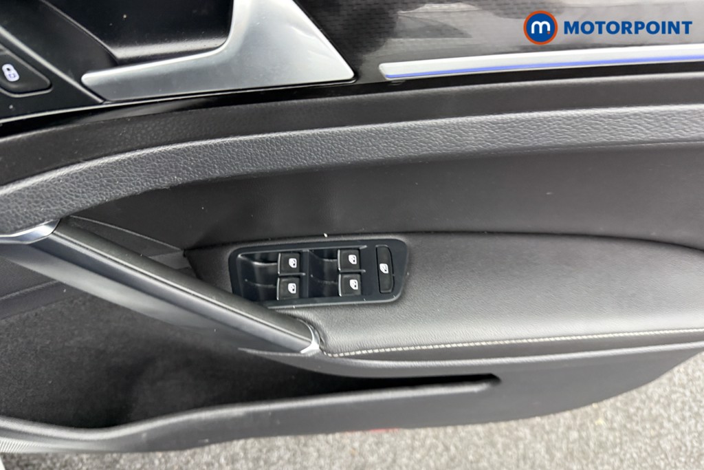 Volkswagen Golf R Manual Petrol Hatchback - Stock Number (1545885) - 16th supplementary image