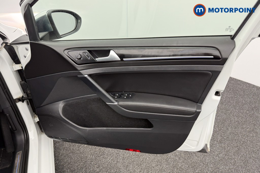 Volkswagen Golf R Manual Petrol Hatchback - Stock Number (1545885) - 17th supplementary image
