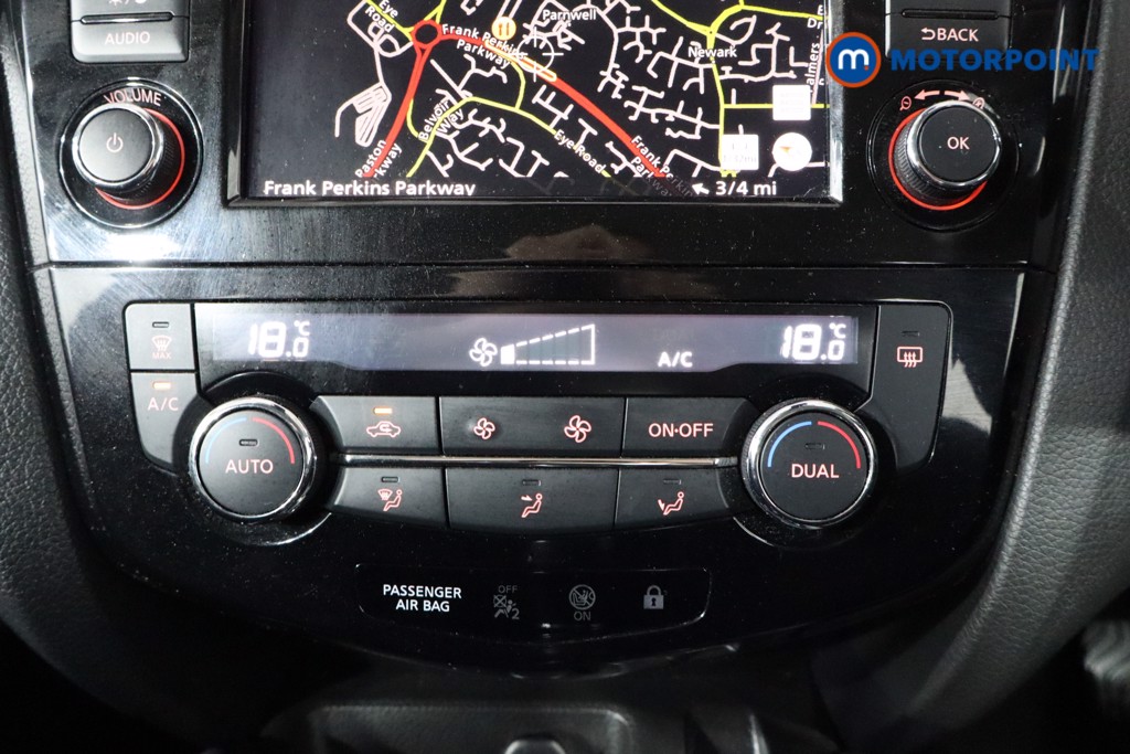 Nissan Qashqai Acenta Premium Manual Diesel SUV - Stock Number (1548173) - 14th supplementary image