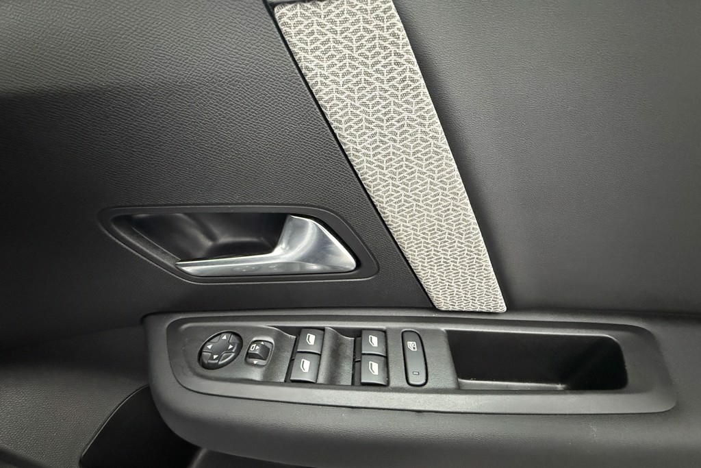 Citroen C4 X MAX Automatic Petrol Saloon - Stock Number (1533848) - 10th supplementary image
