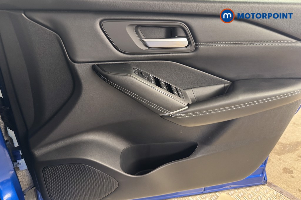 Nissan Qashqai N-Connecta Manual Petrol SUV - Stock Number (1535565) - 15th supplementary image