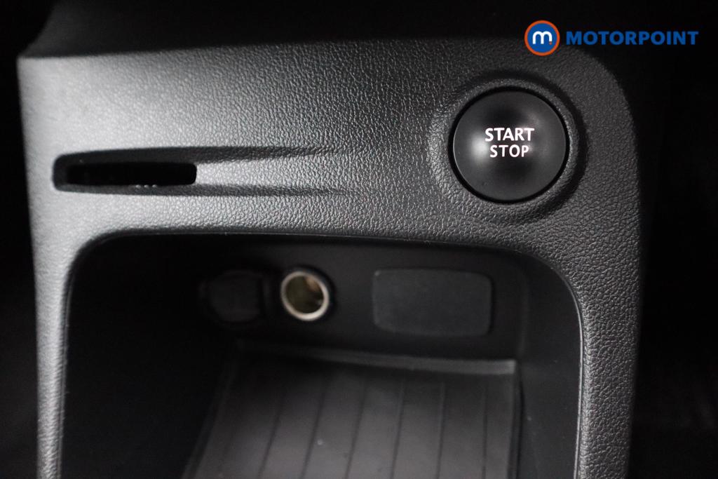 Renault Captur Iconic Manual Petrol SUV - Stock Number (1535594) - 9th supplementary image