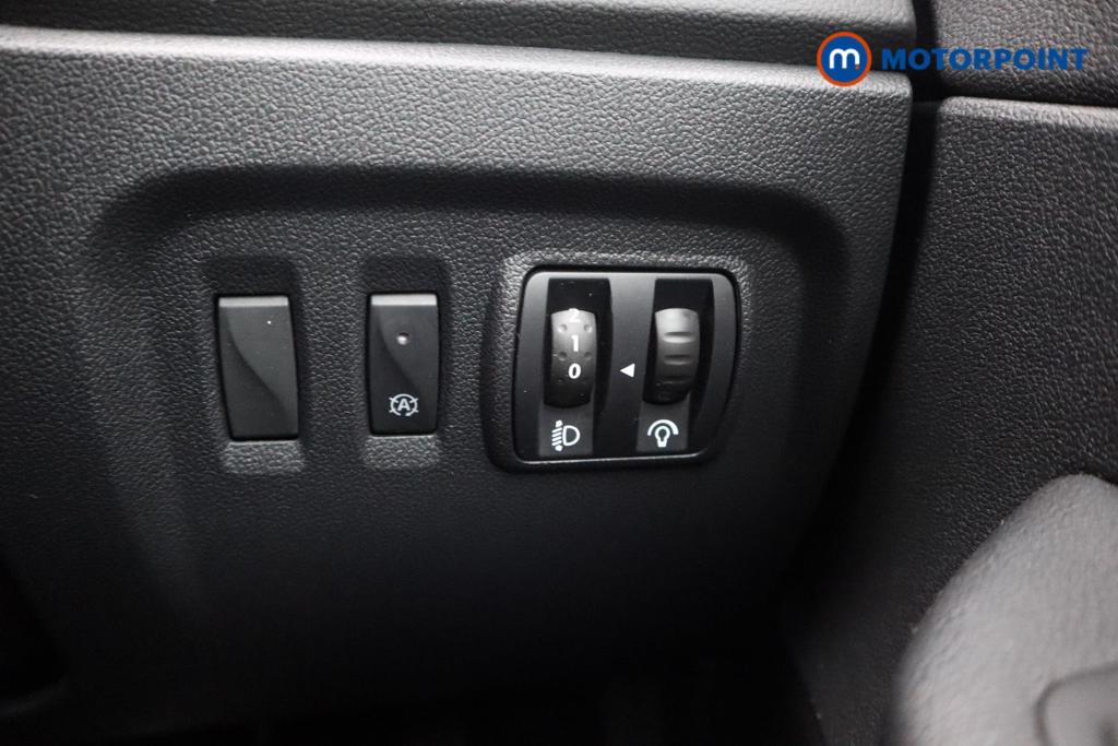 Renault Captur Iconic Manual Petrol SUV - Stock Number (1535594) - 14th supplementary image