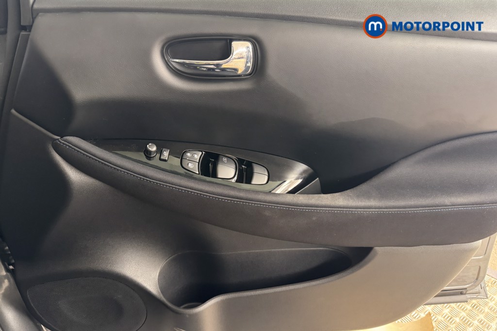 Nissan Leaf N-Connecta Automatic Electric Hatchback - Stock Number (1536909) - 15th supplementary image