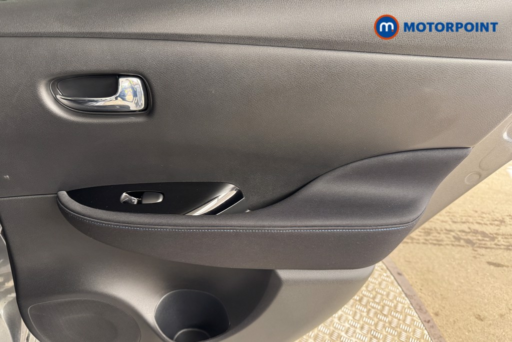 Nissan Leaf N-Connecta Automatic Electric Hatchback - Stock Number (1536909) - 16th supplementary image