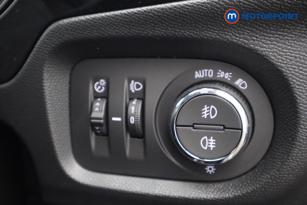 Vauxhall Corsa Elite Edition Manual Petrol Hatchback - Stock Number (1538417) - 11th supplementary image